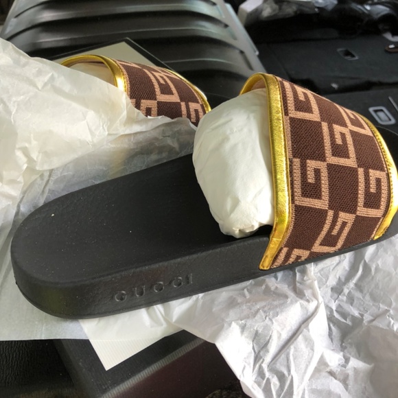Gucci Sandals - Picture 2 of 4